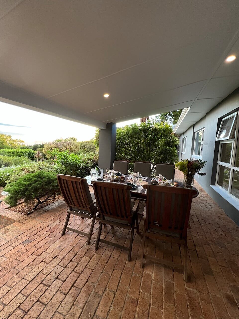 Große überdachte Terrasse von LBA9